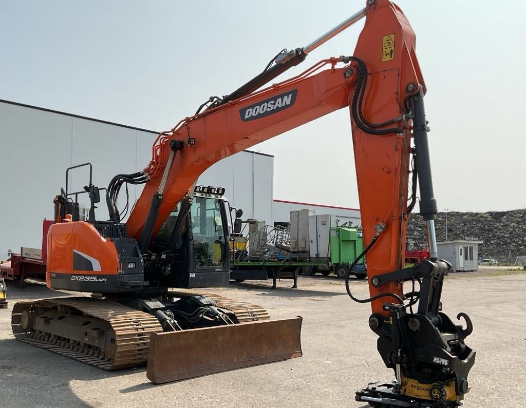 Doosan DX235LCR-5 DOZER - Kāpurķēžu ekskavators: foto 3 Doosan DX235LCR-5 DOZER - Kāpurķēžu ekskavators: foto 3