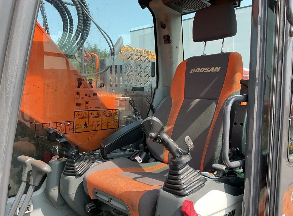 Doosan DX235LCR-5 DOZER - Kāpurķēžu ekskavators: foto 4 Doosan DX235LCR-5 DOZER - Kāpurķēžu ekskavators: foto 4