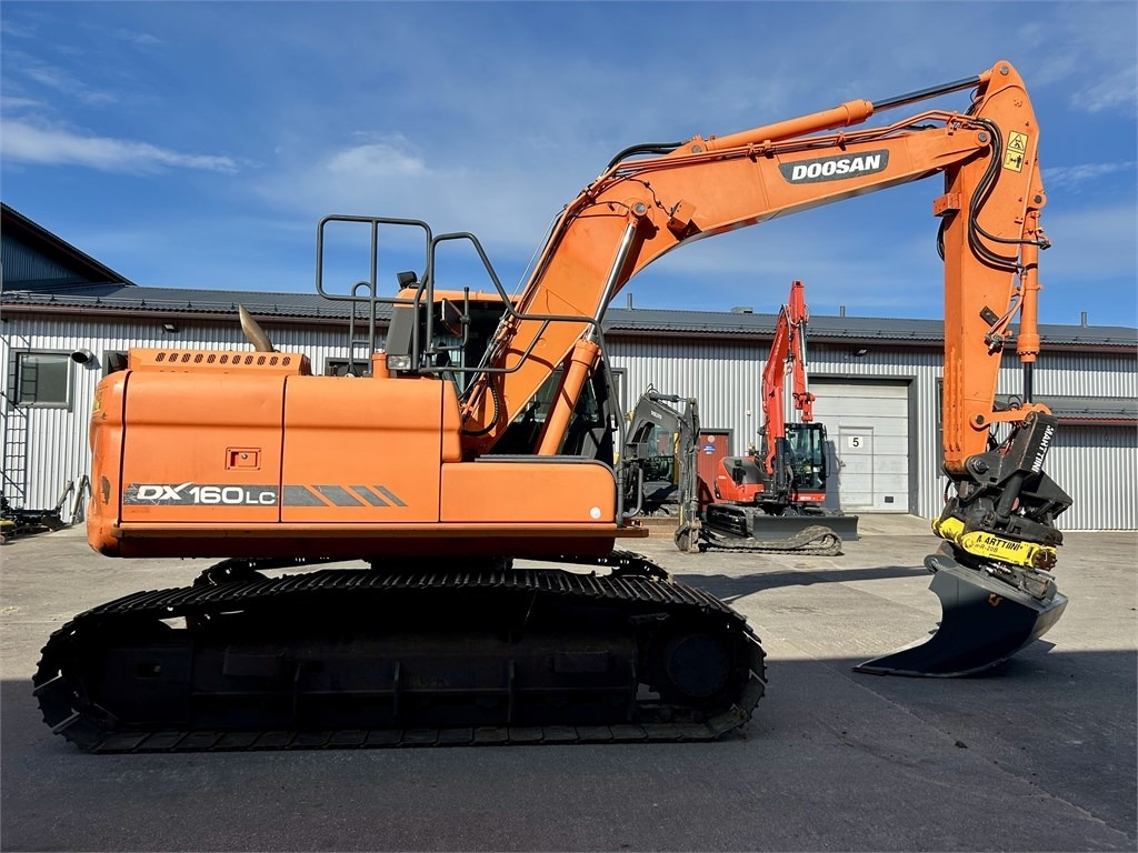Doosan MYYTY!!SOLD!! DX160LC-3 KALLISTAJA+PYÖRITTÄJÄ  - Kāpurķēžu ekskavators: foto 5 Doosan MYYTY!!SOLD!! DX160LC-3 KALLISTAJA+PYÖRITTÄJÄ  - Kāpurķēžu ekskavators: foto 5