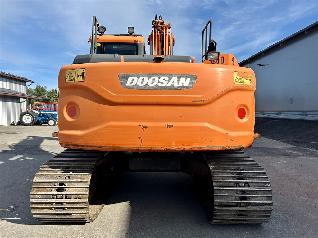 Doosan MYYTY!!SOLD!! DX160LC-3 KALLISTAJA+PYÖRITTÄJÄ  - Kāpurķēžu ekskavators: foto 3 Doosan MYYTY!!SOLD!! DX160LC-3 KALLISTAJA+PYÖRITTÄJÄ  - Kāpurķēžu ekskavators: foto 3