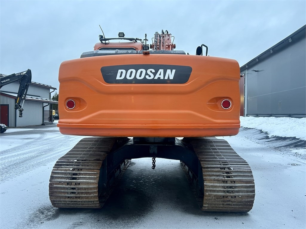 Doosan MYYTY! SOLD! DX180LCH PYÖRITTÄJÄLLÄ - Kāpurķēžu ekskavators: foto 3 Doosan MYYTY! SOLD! DX180LCH PYÖRITTÄJÄLLÄ - Kāpurķēžu ekskavators: foto 3
