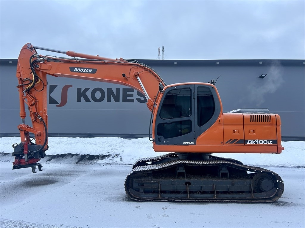 Doosan MYYTY! SOLD! DX180LCH PYÖRITTÄJÄLLÄ - Kāpurķēžu ekskavators: foto 1 Doosan MYYTY! SOLD! DX180LCH PYÖRITTÄJÄLLÄ - Kāpurķēžu ekskavators: foto 1