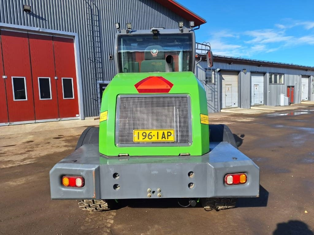 Greenmaster 825 PIIKIT, KAUHA JA HIEKOITIN - Riteņu iekrāvējs: foto 3 Greenmaster 825 PIIKIT, KAUHA JA HIEKOITIN - Riteņu iekrāvējs: foto 3