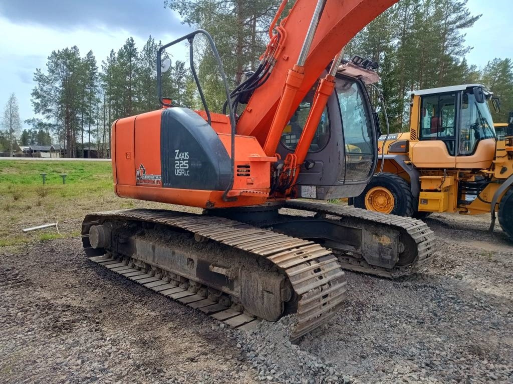 Hitachi MYYTY! SOLD! ZX225USR KALLISTAJALLA - Kāpurķēžu ekskavators: foto 5 Hitachi MYYTY! SOLD! ZX225USR KALLISTAJALLA - Kāpurķēžu ekskavators: foto 5