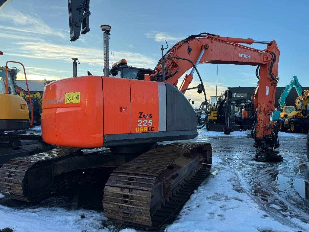 Hitachi Myyty! ZX225USRLC-3 - Kāpurķēžu ekskavators: foto 4 Hitachi Myyty! ZX225USRLC-3 - Kāpurķēžu ekskavators: foto 4