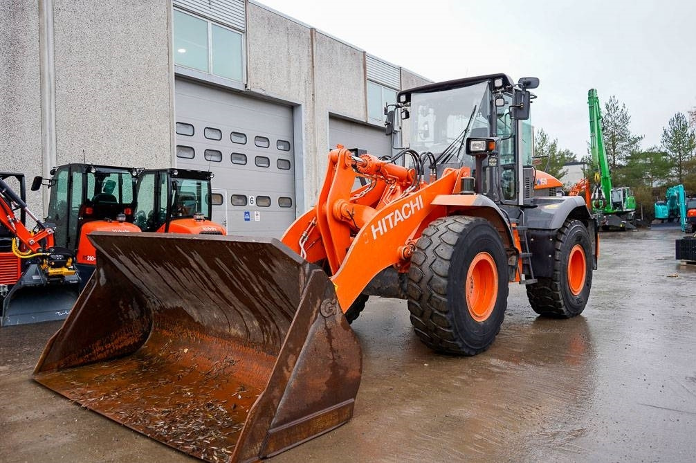 Hitachi ZW150 PITKÄT AISAT, VAAKA - Riteņu iekrāvējs: foto 2 Hitachi ZW150 PITKÄT AISAT, VAAKA - Riteņu iekrāvējs: foto 2