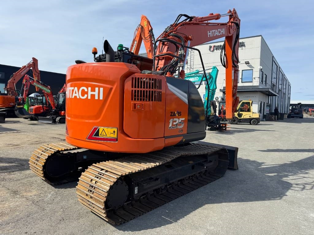 Hitachi ZX 135 USBL-7 Puskulevy - Kāpurķēžu ekskavators: foto 5 Hitachi ZX 135 USBL-7 Puskulevy - Kāpurķēžu ekskavators: foto 5