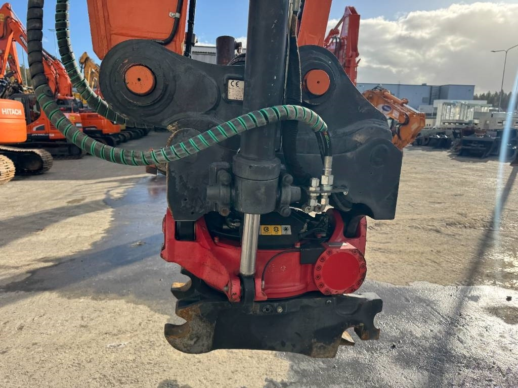 Hitachi ZX 225 US R LC-6 - Kāpurķēžu ekskavators: foto 5 Hitachi ZX 225 US R LC-6 - Kāpurķēžu ekskavators: foto 5