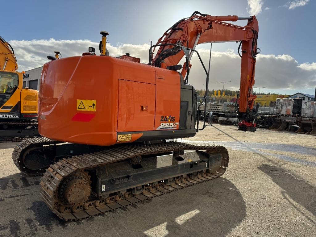 Hitachi ZX 225 US R LC-6 - Kāpurķēžu ekskavators: foto 4 Hitachi ZX 225 US R LC-6 - Kāpurķēžu ekskavators: foto 4