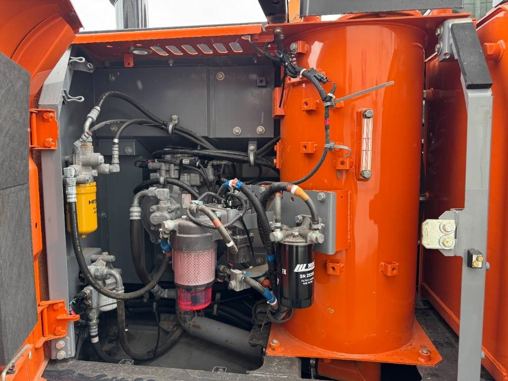 Kāpurķēžu ekskavators Hitachi ZX130LCN-7 -STAGE V-: foto 10