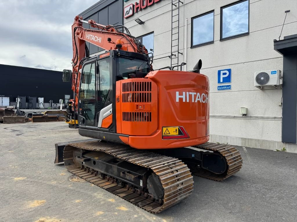 Hitachi ZX135USBL-7 PYÖRITTÄJÄLLÄ - Kāpurķēžu ekskavators: foto 3 Hitachi ZX135USBL-7 PYÖRITTÄJÄLLÄ - Kāpurķēžu ekskavators: foto 3