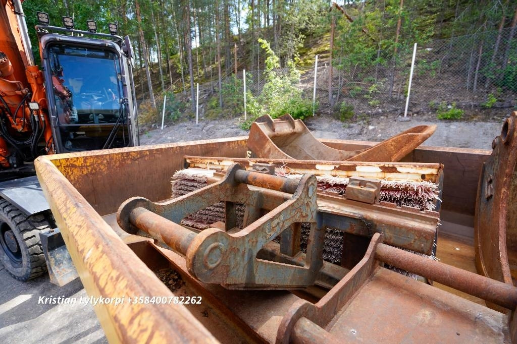 Riteņu ekskavators Hitachi ZX180W-7 HUIPPUVARUSTEET STAGE 5: foto 22
