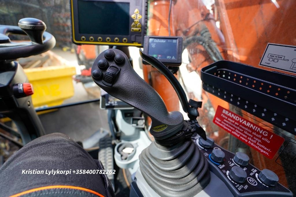 Riteņu ekskavators Hitachi ZX180W-7 HUIPPUVARUSTEET STAGE 5: foto 32