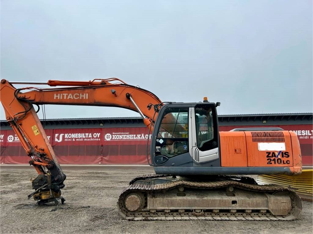 Hitachi ZX210LC-3 - Kāpurķēžu ekskavators: foto 1 Hitachi ZX210LC-3 - Kāpurķēžu ekskavators: foto 1