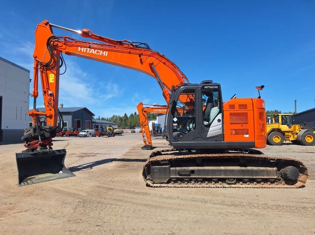 Hitachi ZX225USLC-5 PYÖRITTÄJÄ+PIHDIT YM. - Kāpurķēžu ekskavators: foto 1 Hitachi ZX225USLC-5 PYÖRITTÄJÄ+PIHDIT YM. - Kāpurķēžu ekskavators: foto 1