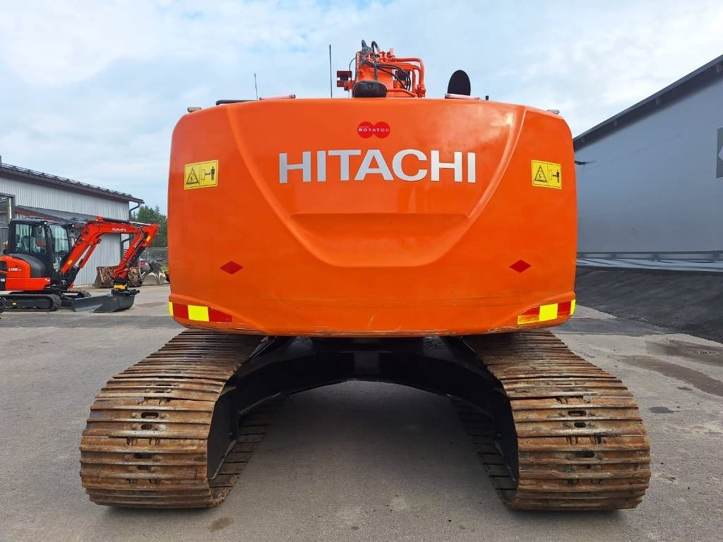 Hitachi ZX225USLC-5 PYÖRITTÄJÄLLÄ - Kāpurķēžu ekskavators: foto 3 Hitachi ZX225USLC-5 PYÖRITTÄJÄLLÄ - Kāpurķēžu ekskavators: foto 3