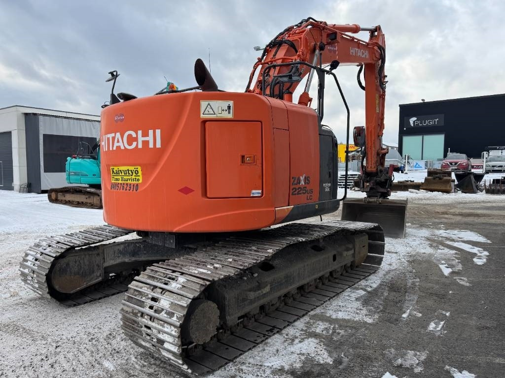 Hitachi ZX225USLC-5B PYÖRITTÄJÄLLÄ - Kāpurķēžu ekskavators: foto 4 Hitachi ZX225USLC-5B PYÖRITTÄJÄLLÄ - Kāpurķēžu ekskavators: foto 4