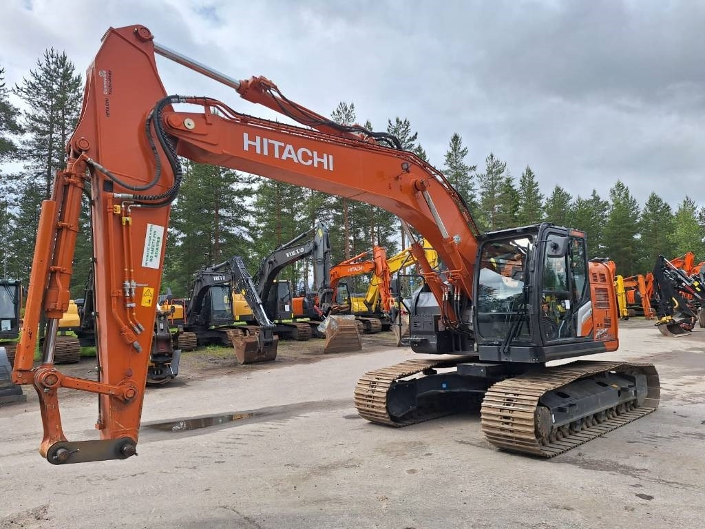 Hitachi ZX225USLC-7 - Kāpurķēžu ekskavators: foto 3 Hitachi ZX225USLC-7 - Kāpurķēžu ekskavators: foto 3
