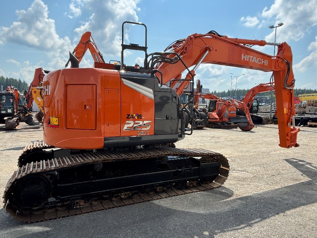 Hitachi ZX225USLC-7 - Kāpurķēžu ekskavators: foto 3 Hitachi ZX225USLC-7 - Kāpurķēžu ekskavators: foto 3