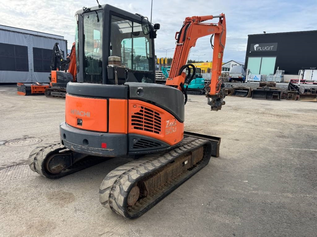 Hitachi ZX50U-2 PYÖRITTÄJÄLLÄ - Mini-ekskavators: foto 5 Hitachi ZX50U-2 PYÖRITTÄJÄLLÄ - Mini-ekskavators: foto 5