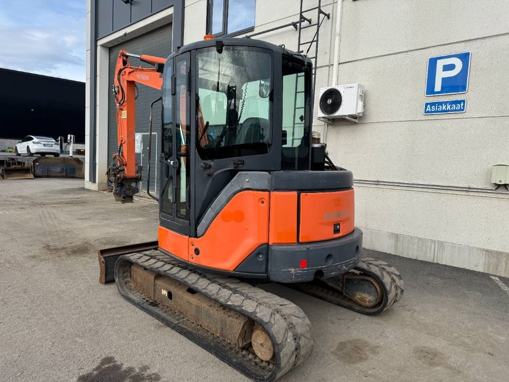 Hitachi ZX50U-2 PYÖRITTÄJÄLLÄ - Mini-ekskavators: foto 3 Hitachi ZX50U-2 PYÖRITTÄJÄLLÄ - Mini-ekskavators: foto 3