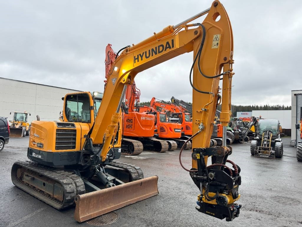 Mini-ekskavators Hyundai R80CR-9A PYÖRITTÄJÄLLÄ: foto 6