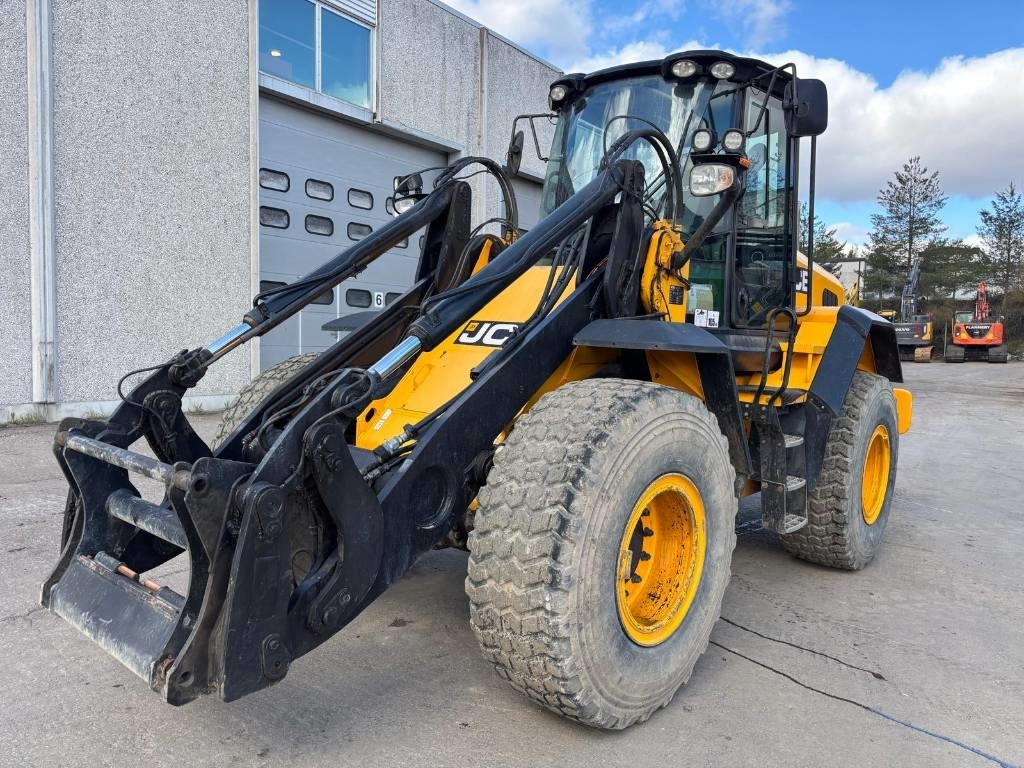 JCB 437 HT - Riteņu iekrāvējs: foto 2 JCB 437 HT - Riteņu iekrāvējs: foto 2