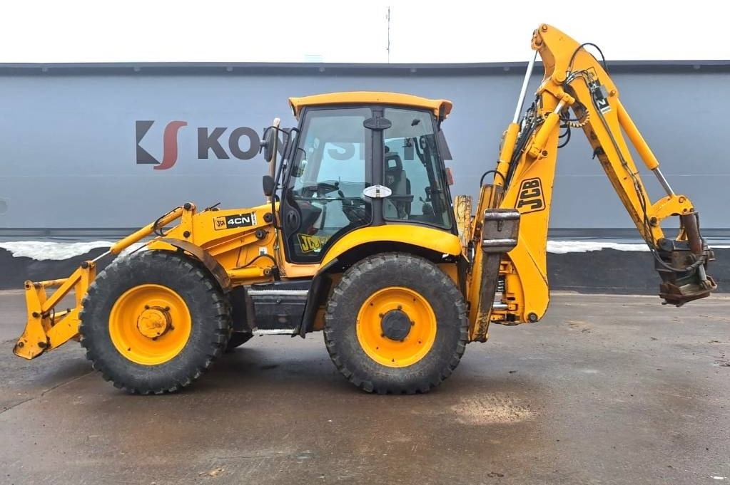JCB 4CN YHDISTELMÄKONE KALLISTAJALLA - Ekskavators-iekrāvējs: foto 1 JCB 4CN YHDISTELMÄKONE KALLISTAJALLA - Ekskavators-iekrāvējs: foto 1