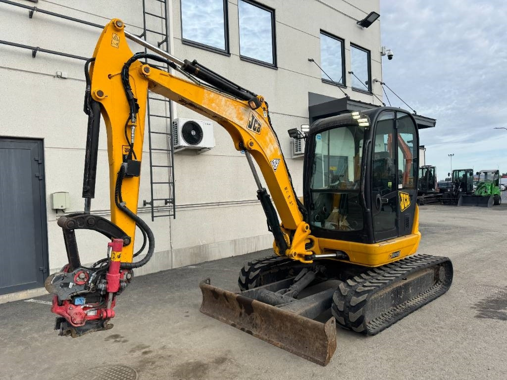 JCB 8045ZTS PYÖRITTÄJÄLLÄ - Mini-ekskavators: foto 2 JCB 8045ZTS PYÖRITTÄJÄLLÄ - Mini-ekskavators: foto 2
