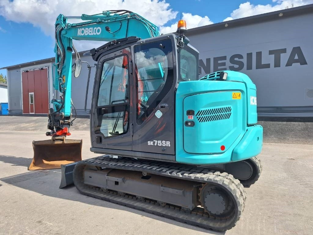 Kobelco MYYTY! SOLD! SK75SR-7 PYÖRITTÄJÄLLÄ - Mini-ekskavators: foto 2 Kobelco MYYTY! SOLD! SK75SR-7 PYÖRITTÄJÄLLÄ - Mini-ekskavators: foto 2