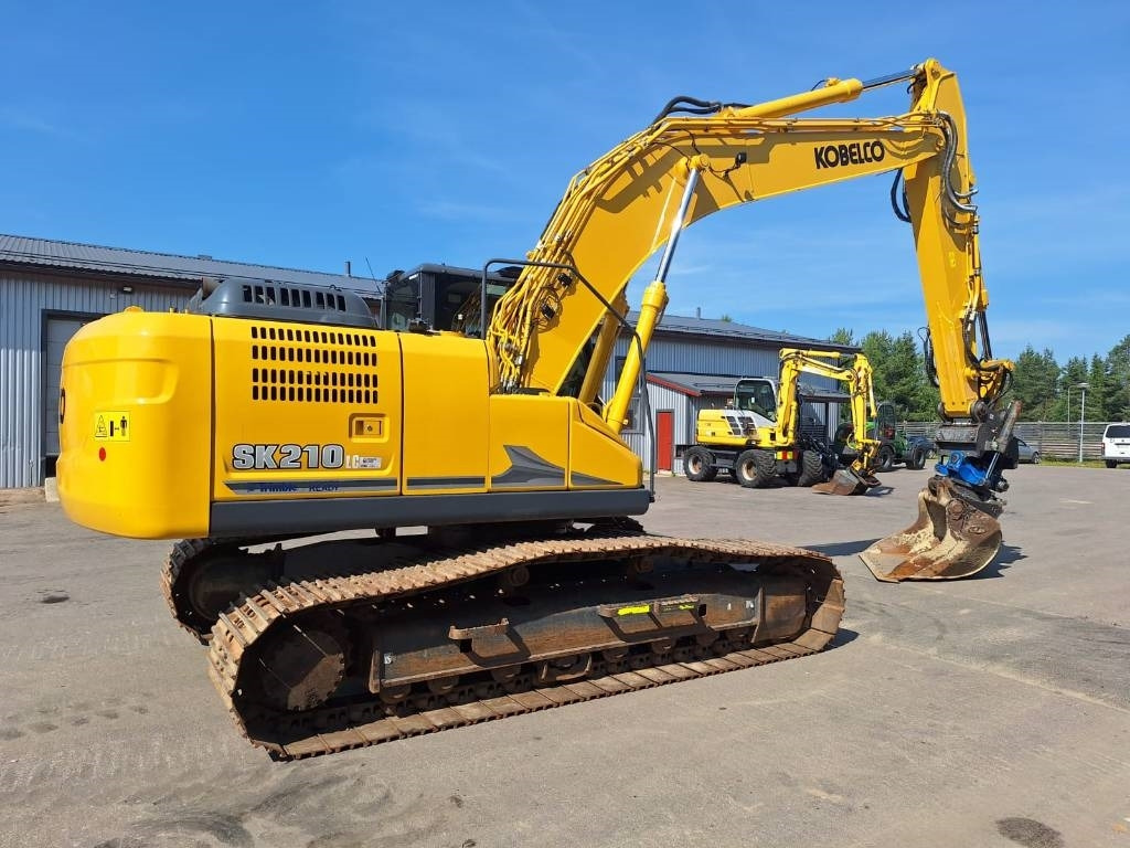 Kobelco SK210LC-11 PYÖRITTÄJÄLLÄ - Kāpurķēžu ekskavators: foto 4 Kobelco SK210LC-11 PYÖRITTÄJÄLLÄ - Kāpurķēžu ekskavators: foto 4