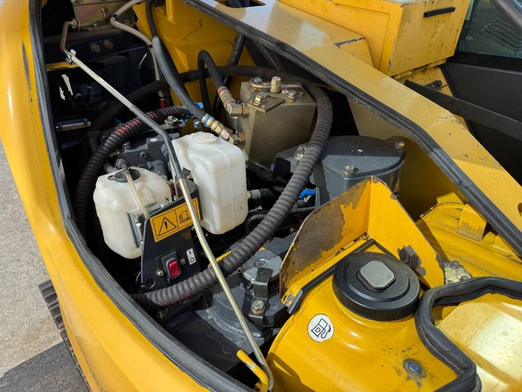 Komatsu PC88MR-8 PYÖRITTÄJÄLLÄ  līzingu Komatsu PC88MR-8 PYÖRITTÄJÄLLÄ: foto 8
