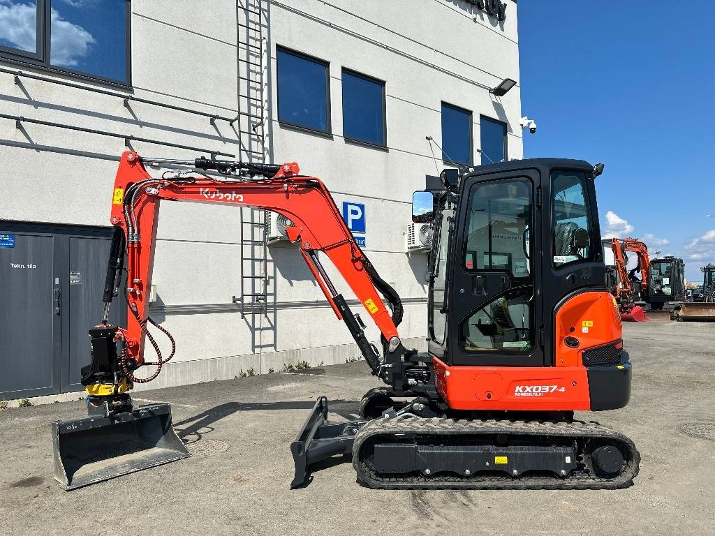 Kubota KX037-4 PYÖRITTÄJÄLLÄ - Mini-ekskavators: foto 1 Kubota KX037-4 PYÖRITTÄJÄLLÄ - Mini-ekskavators: foto 1