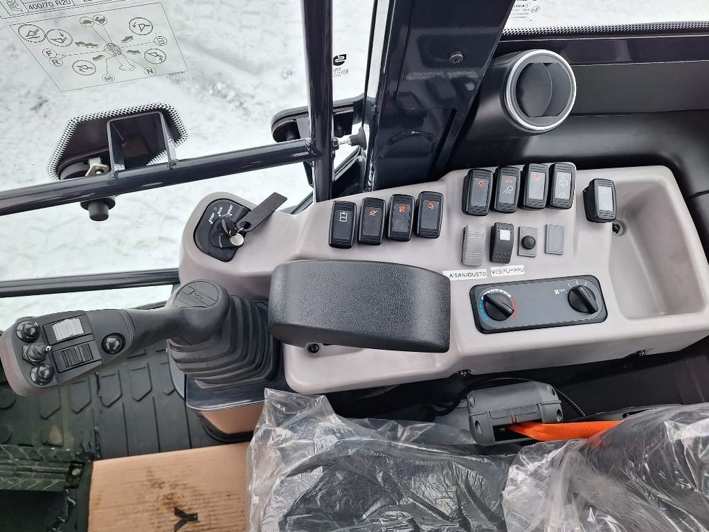 Jaunā Riteņu iekrāvējs Kubota R090 TALVIPAKETILLA: foto 12