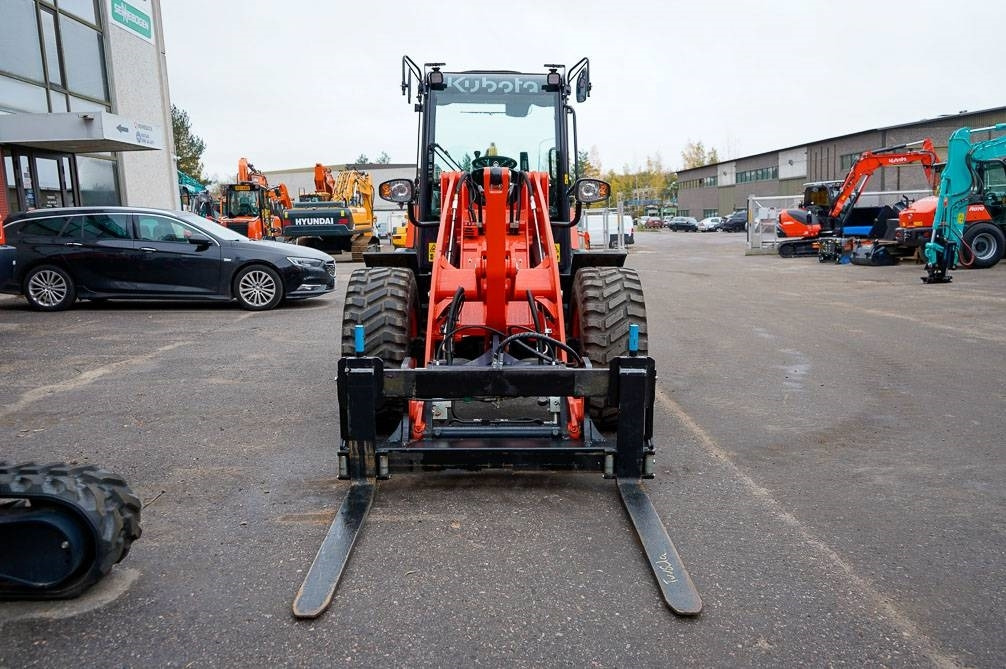 Kubota R090 VARUSTELTU - Riteņu iekrāvējs: foto 3 Kubota R090 VARUSTELTU - Riteņu iekrāvējs: foto 3