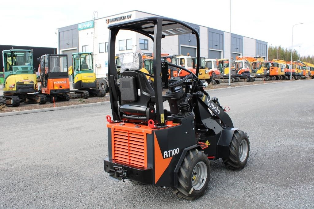 Kubota RT100-2 UUSI  - Mini iekrāvējs: foto 4 Kubota RT100-2 UUSI  - Mini iekrāvējs: foto 4