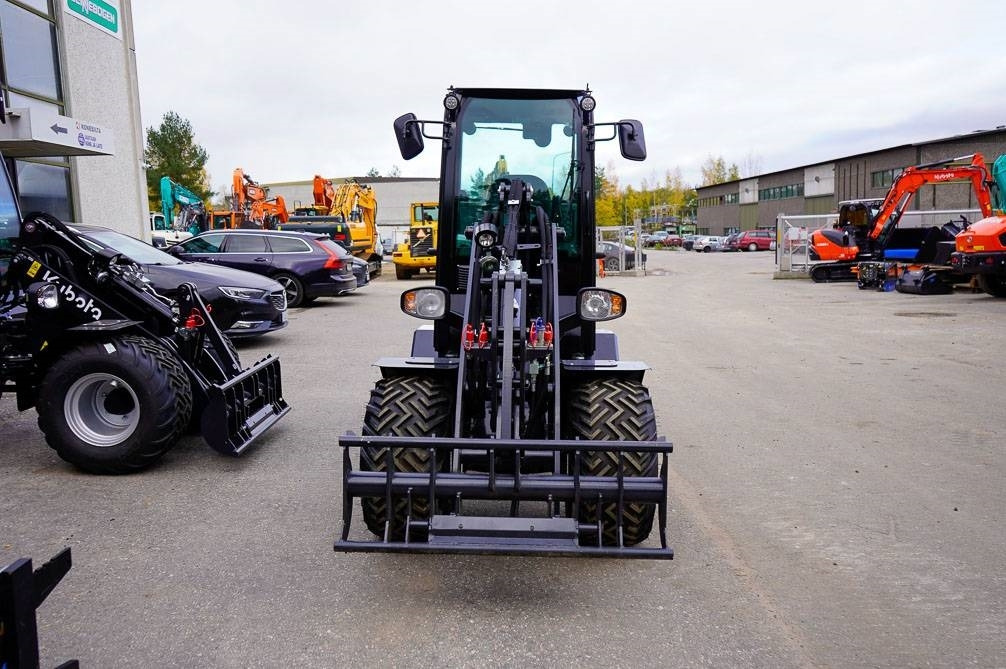 Kubota RT210-2 UUSI  - Mini iekrāvējs: foto 3 Kubota RT210-2 UUSI  - Mini iekrāvējs: foto 3