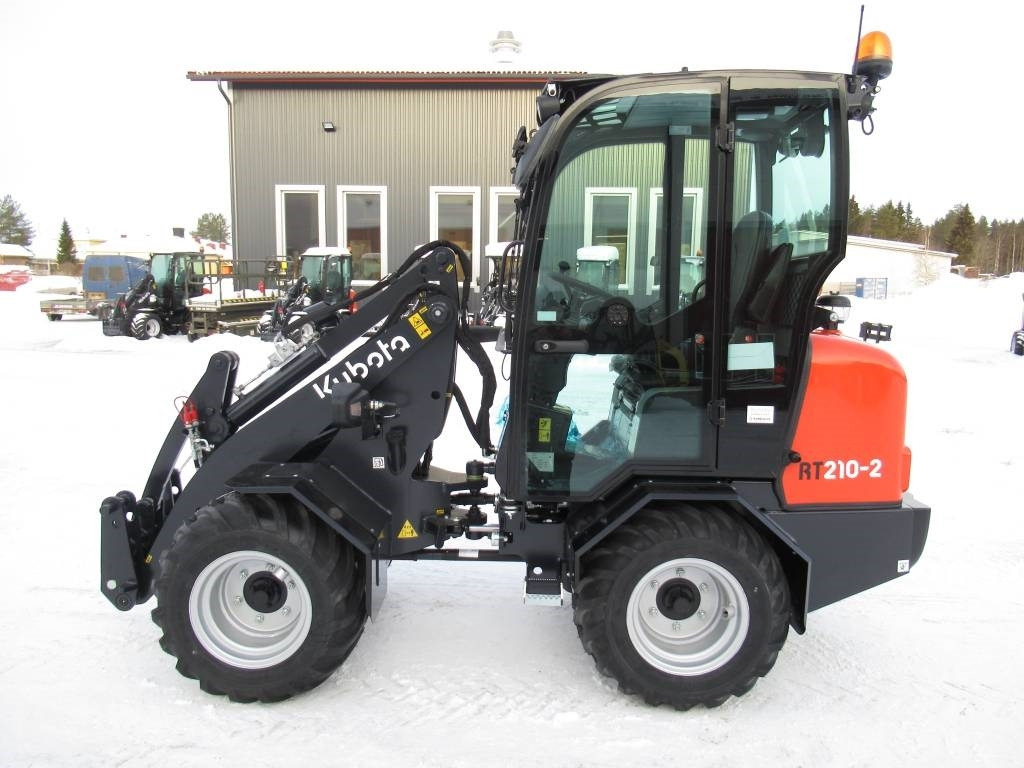 Kubota RT210-2 UUSI, TAKUU  - Mini iekrāvējs: foto 1 Kubota RT210-2 UUSI, TAKUU  - Mini iekrāvējs: foto 1