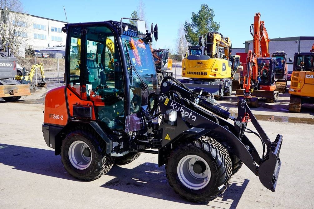 Kubota RT260-2 DELUXE - Riteņu iekrāvējs: foto 5 Kubota RT260-2 DELUXE - Riteņu iekrāvējs: foto 5