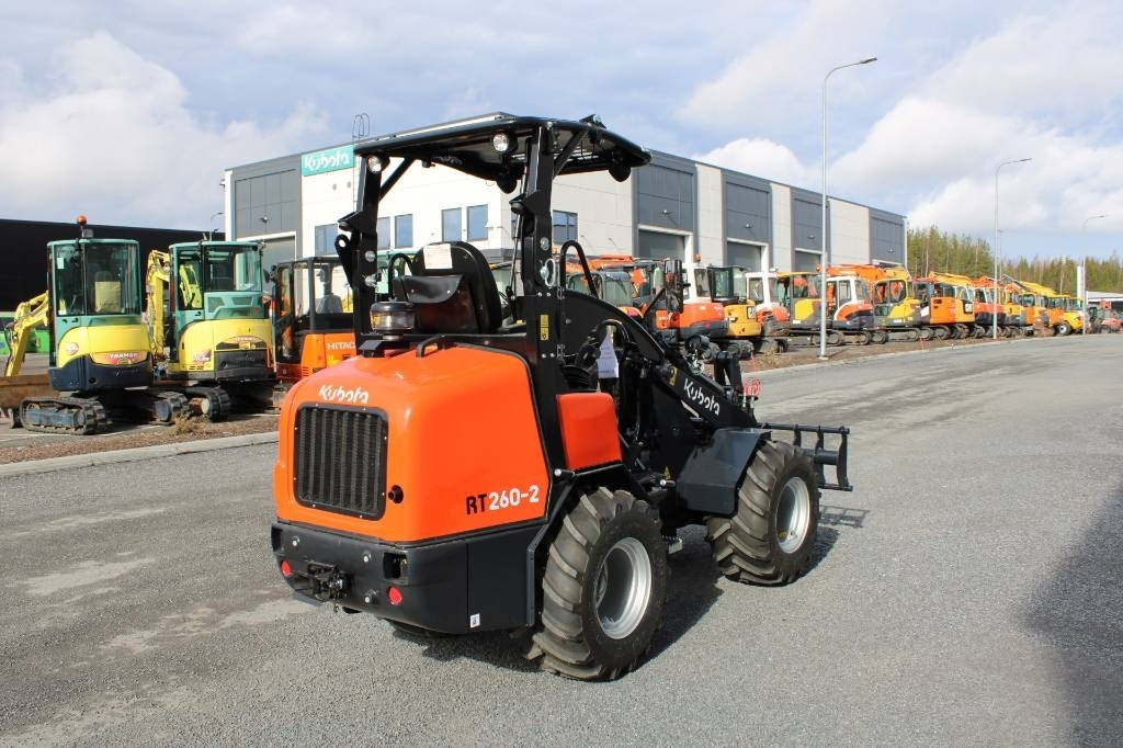Kubota RT260-2 KATOKSELLA! UUSI  - Mini iekrāvējs: foto 4 Kubota RT260-2 KATOKSELLA! UUSI  - Mini iekrāvējs: foto 4