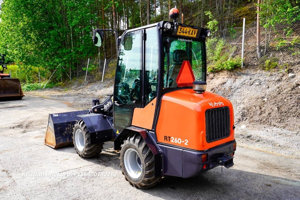 Kubota RT260-2 YLEISKAUHALLA - Riteņu iekrāvējs: foto 2 Kubota RT260-2 YLEISKAUHALLA - Riteņu iekrāvējs: foto 2