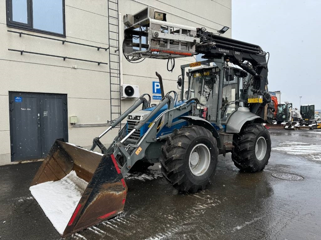 Lännen 8600E PYÖRITTÄJÄ, NOSTIN YM. - Ekskavators-iekrāvējs: foto 2 Lännen 8600E PYÖRITTÄJÄ, NOSTIN YM. - Ekskavators-iekrāvējs: foto 2