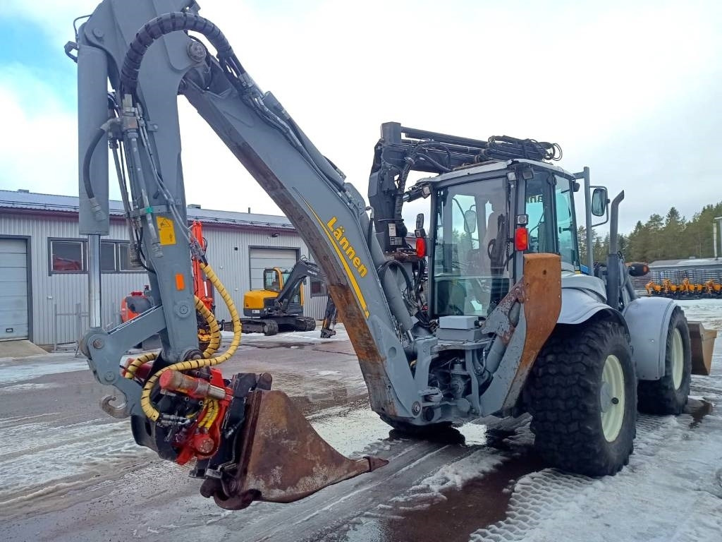 Lännen 8600G NOSTIN, HENKILÖKORI, PYÖRITTÄJÄ YM. - Ekskavators-iekrāvējs: foto 5 Lännen 8600G NOSTIN, HENKILÖKORI, PYÖRITTÄJÄ YM. - Ekskavators-iekrāvējs: foto 5