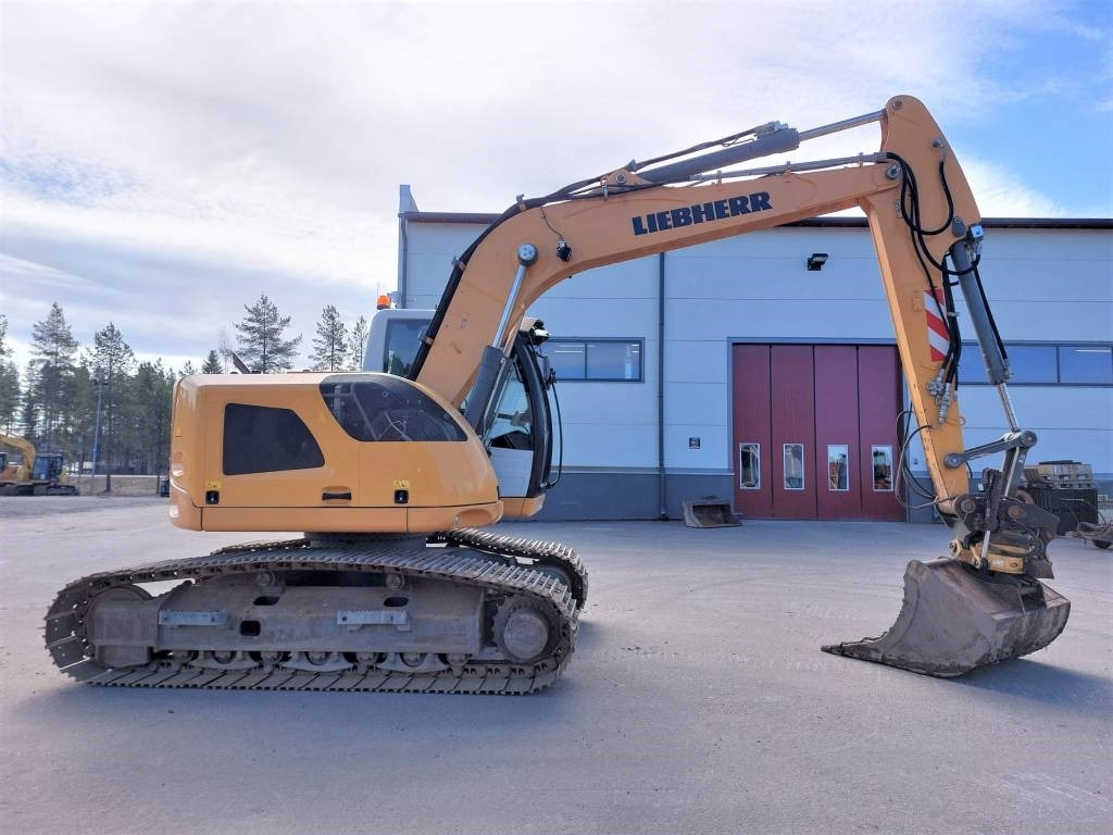 Liebherr MYYTY! SOLD! R914 COMPACT - Kāpurķēžu ekskavators: foto 5 Liebherr MYYTY! SOLD! R914 COMPACT - Kāpurķēžu ekskavators: foto 5