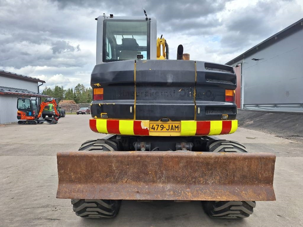 New Holland MH2.6 ENGCON PIHDEILLÄ - Riteņu ekskavators: foto 3 New Holland MH2.6 ENGCON PIHDEILLÄ - Riteņu ekskavators: foto 3