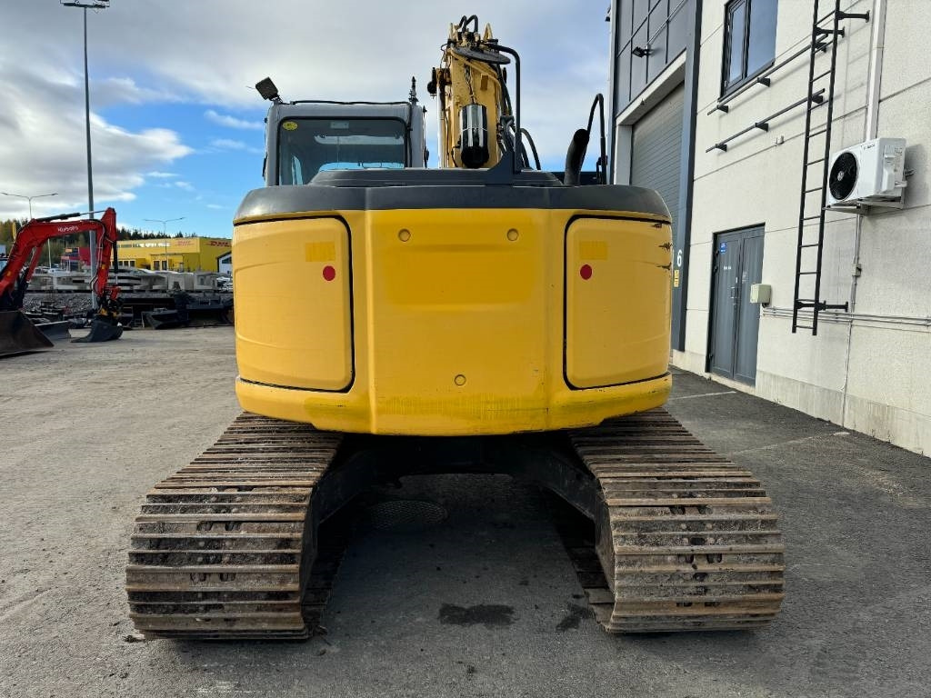 New Holland MYYTY! SOLD! E135BSR-2 PYÖRITTÄJÄLLÄ - Kāpurķēžu ekskavators: foto 3 New Holland MYYTY! SOLD! E135BSR-2 PYÖRITTÄJÄLLÄ - Kāpurķēžu ekskavators: foto 3