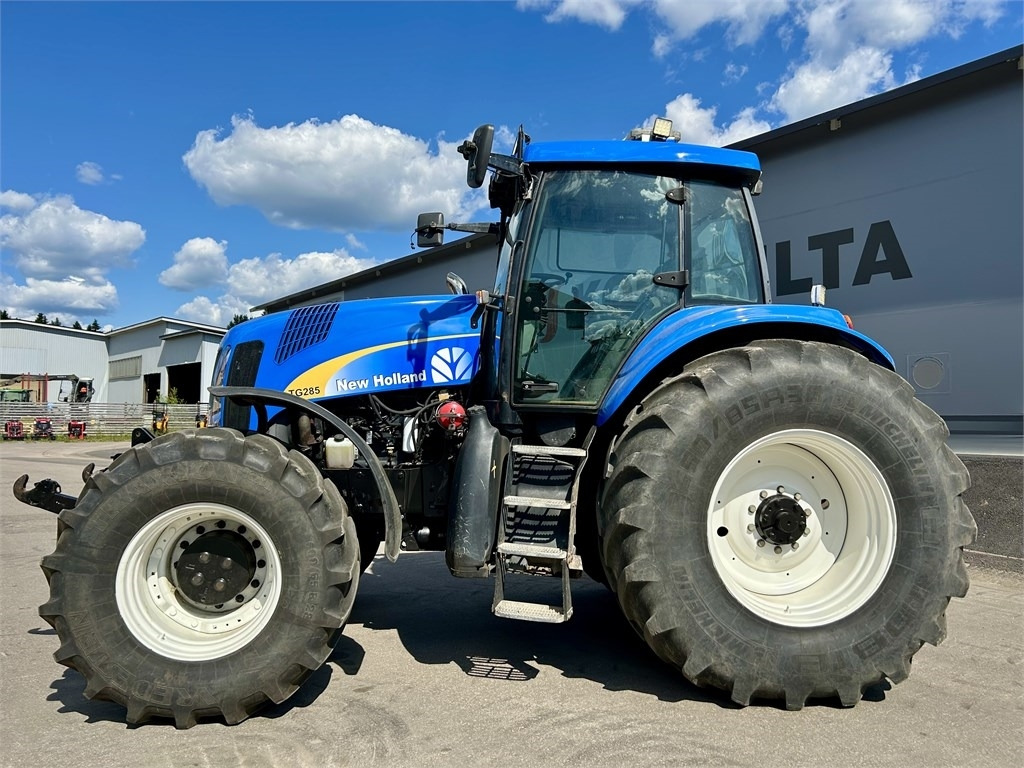 New Holland TG285 - Traktors: foto 3 New Holland TG285 - Traktors: foto 3