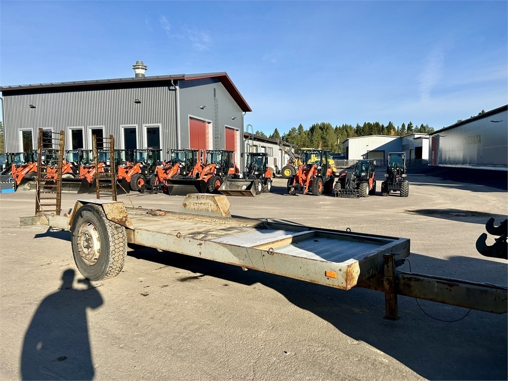 Omavalmiste 1 akselinen lavetti 6m  - Piekabe zema profila platforma: foto 2 Omavalmiste 1 akselinen lavetti 6m  - Piekabe zema profila platforma: foto 2