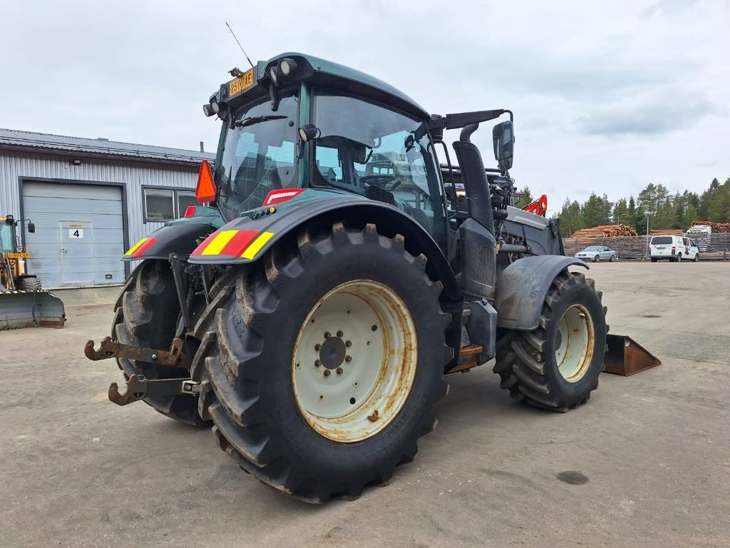 Valtra N174 VERSU ETUKUORMAAJALLA - Traktors: foto 4 Valtra N174 VERSU ETUKUORMAAJALLA - Traktors: foto 4
