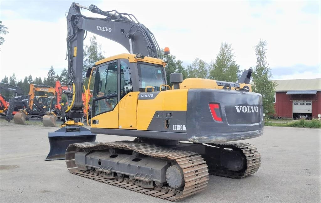 Volvo EC180DL PYÖRITTÄJÄLLÄ - Kāpurķēžu ekskavators: foto 3 Volvo EC180DL PYÖRITTÄJÄLLÄ - Kāpurķēžu ekskavators: foto 3